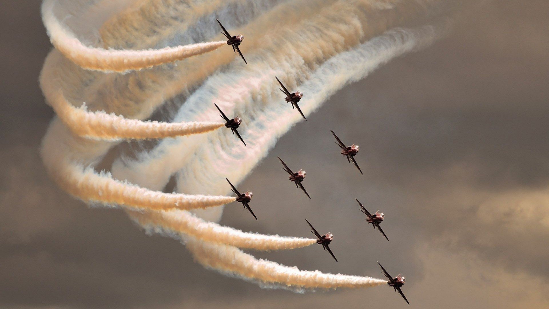 五大联赛主力中锋是否更依赖中场直塞输送，五大联赛前锋抢断