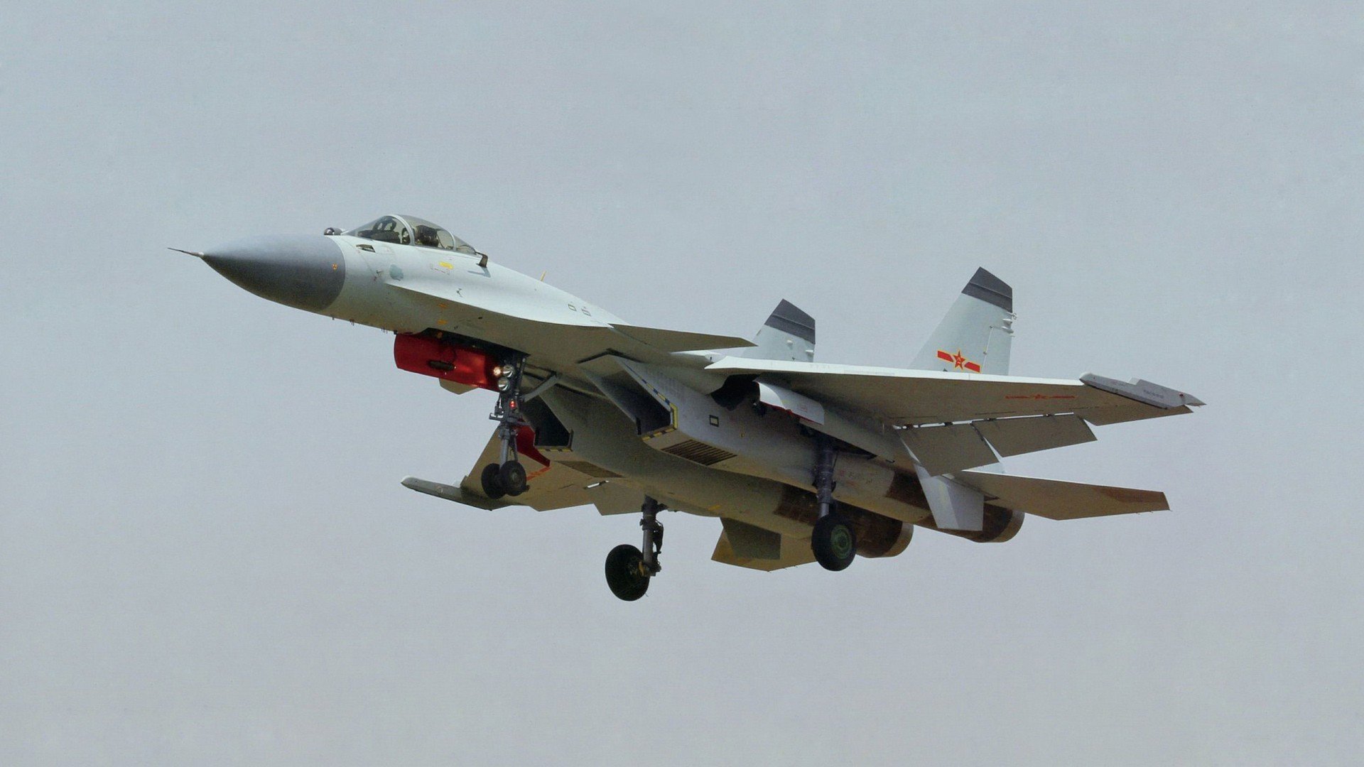 特色足球街区夜景设计融合灯光与科技，成为新晋城市名片，足球场夜间照明灯